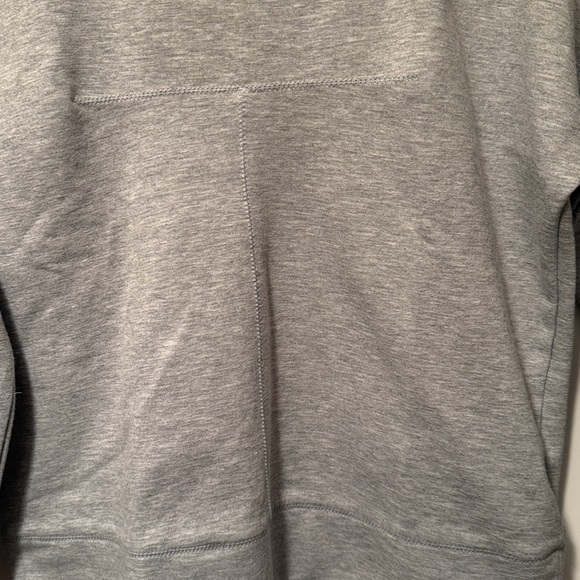 Lou & Grey Women's Grey Sweatshirt type Knit Top size S - Picture 4 of 6